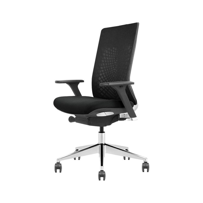 Tessera Sierra, silla negra con respaldo flexible y base de aluminio